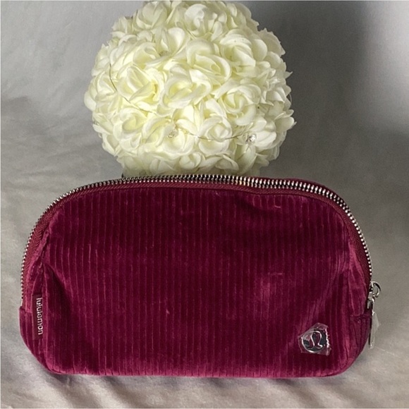 Lululemon everywhere belt bag - Picture 2 of 9